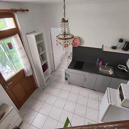 Jolie Maison Tres Bien Place Apartment